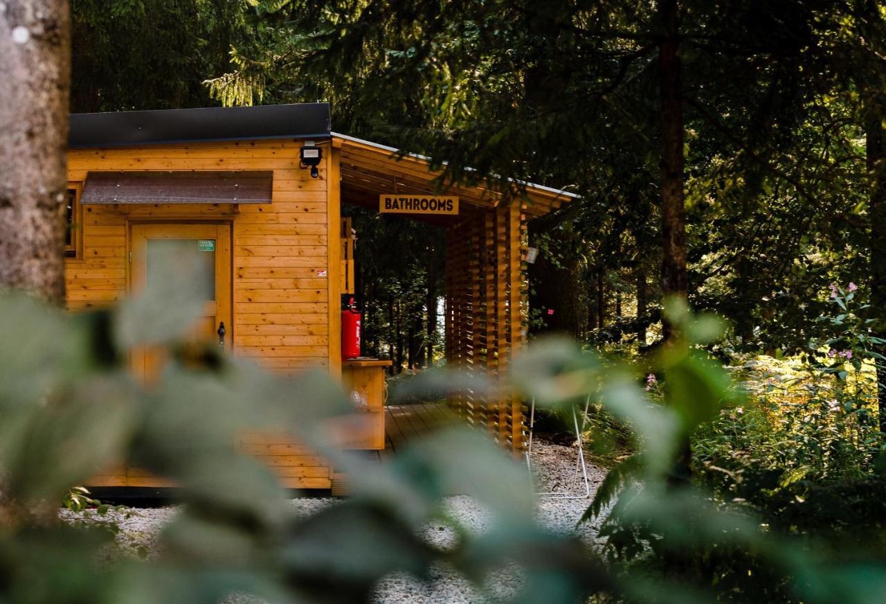 Готель Glamping Forest Edge Камнік Екстер'єр фото